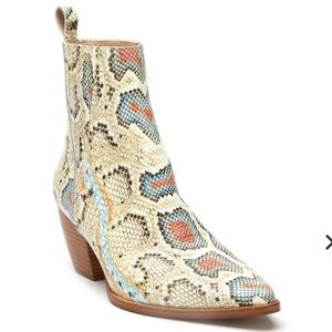 Matisse + Free People Elevation snake boots size 6